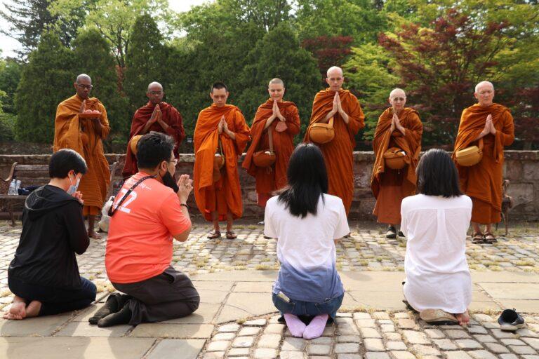 Dhamma e Meditazione con i Monaci di Empty Cloud